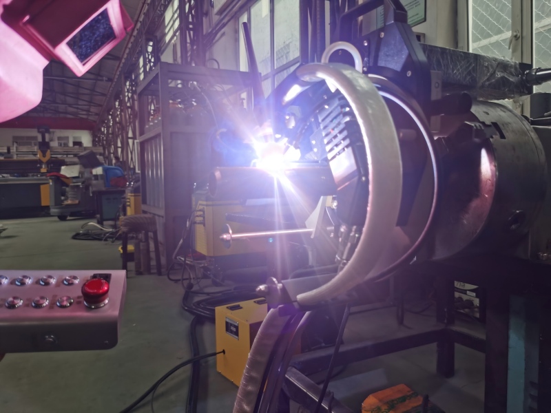 Pressure Vessels & Heavy Industry – High-strength welds for large-diameter and thick-wall pipeline