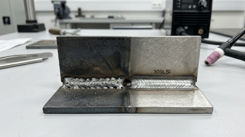 Comparison of 309L and 309LSi MIG weld bead appearance on stainless steel to carbon steel joint