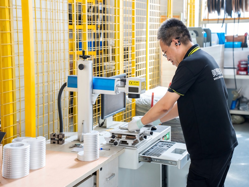 Worker operating precision orbital welding system