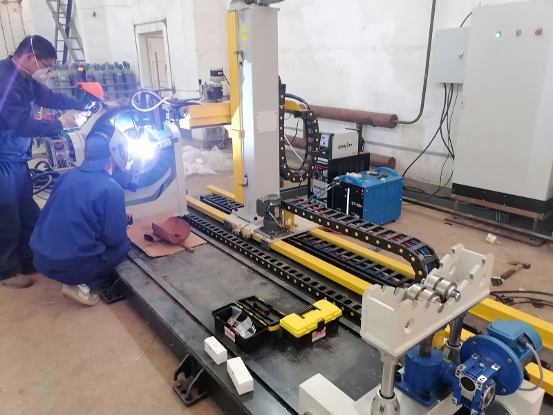 Achieve flawless, high-speed circumferential welds with our advanced swing-type welding systems.