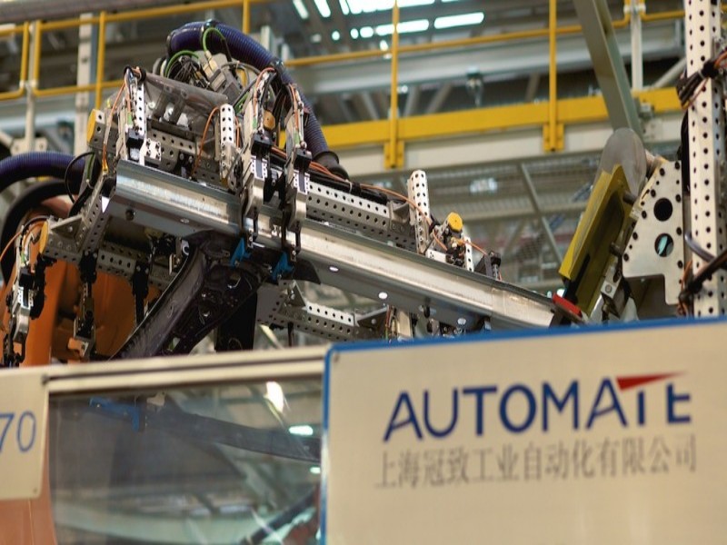 KUKA Robots in Car Body Assembly Line Integration